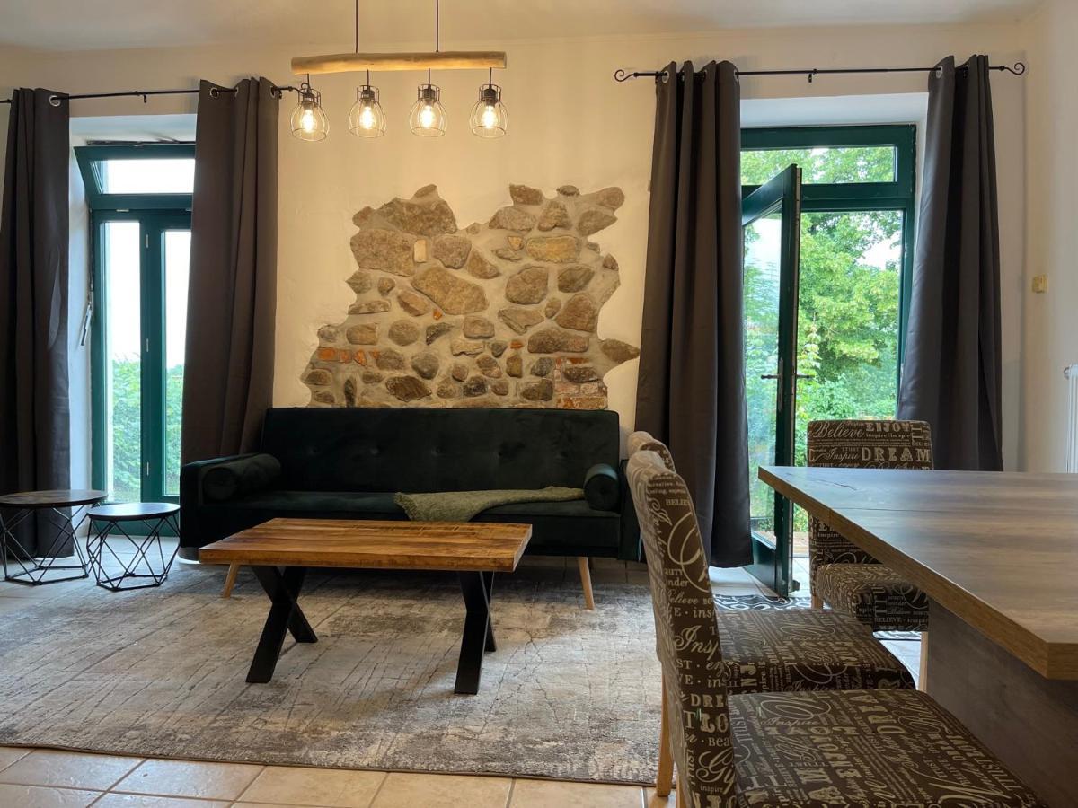 Mitten In Der Natur : Ferienwohnung Mit 3 Schlafzimmern, Neu Eingerichtet Neu Gaarz Екстериор снимка