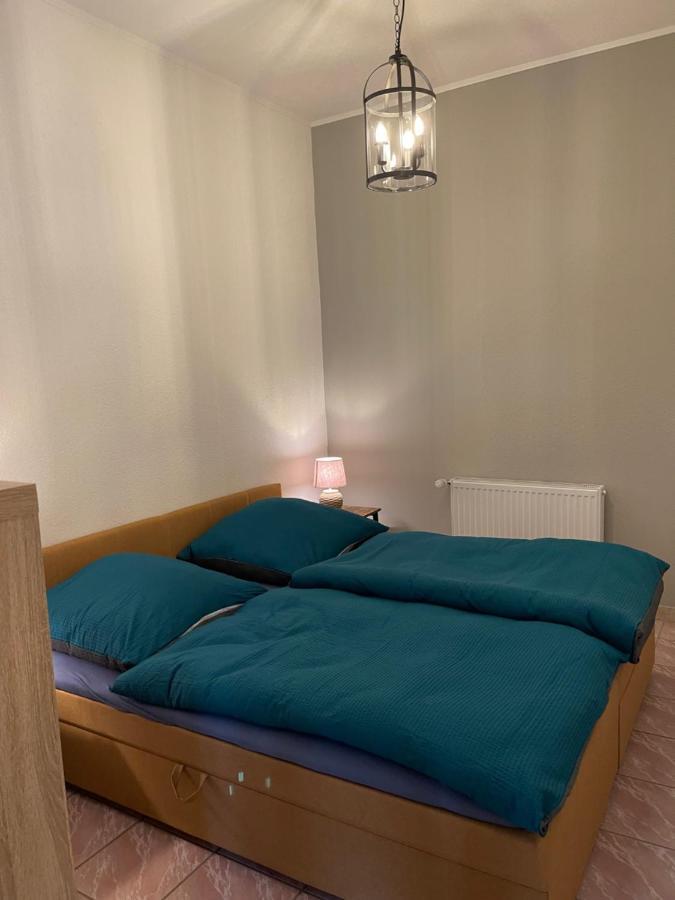 Mitten In Der Natur : Ferienwohnung Mit 3 Schlafzimmern, Neu Eingerichtet Neu Gaarz Екстериор снимка